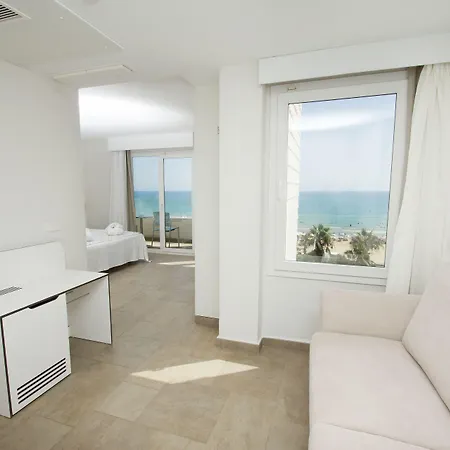 Meridional 4* גוארדמר דל סגורה